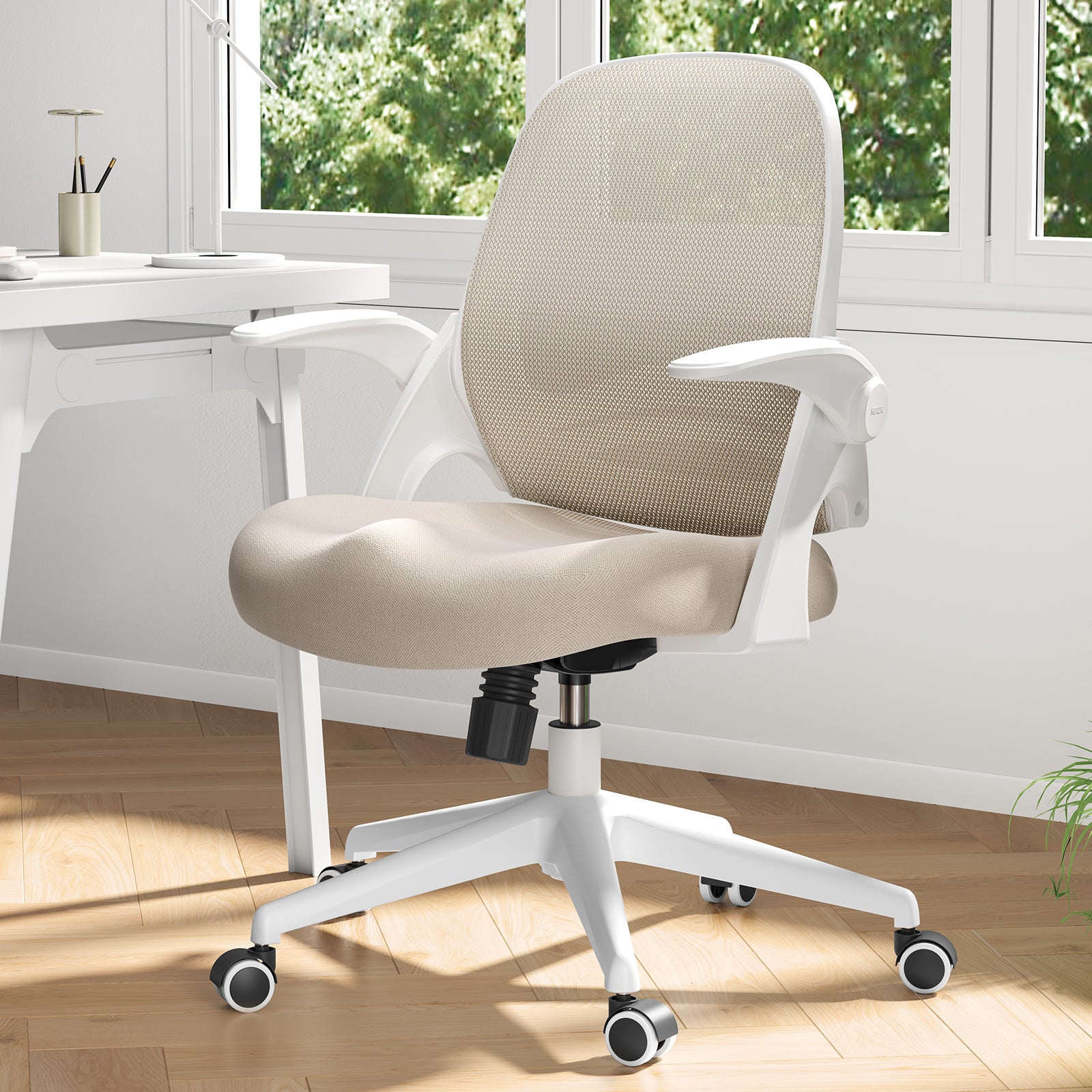 HBADA Penguin-inspired Office Chair-J1 gray in room