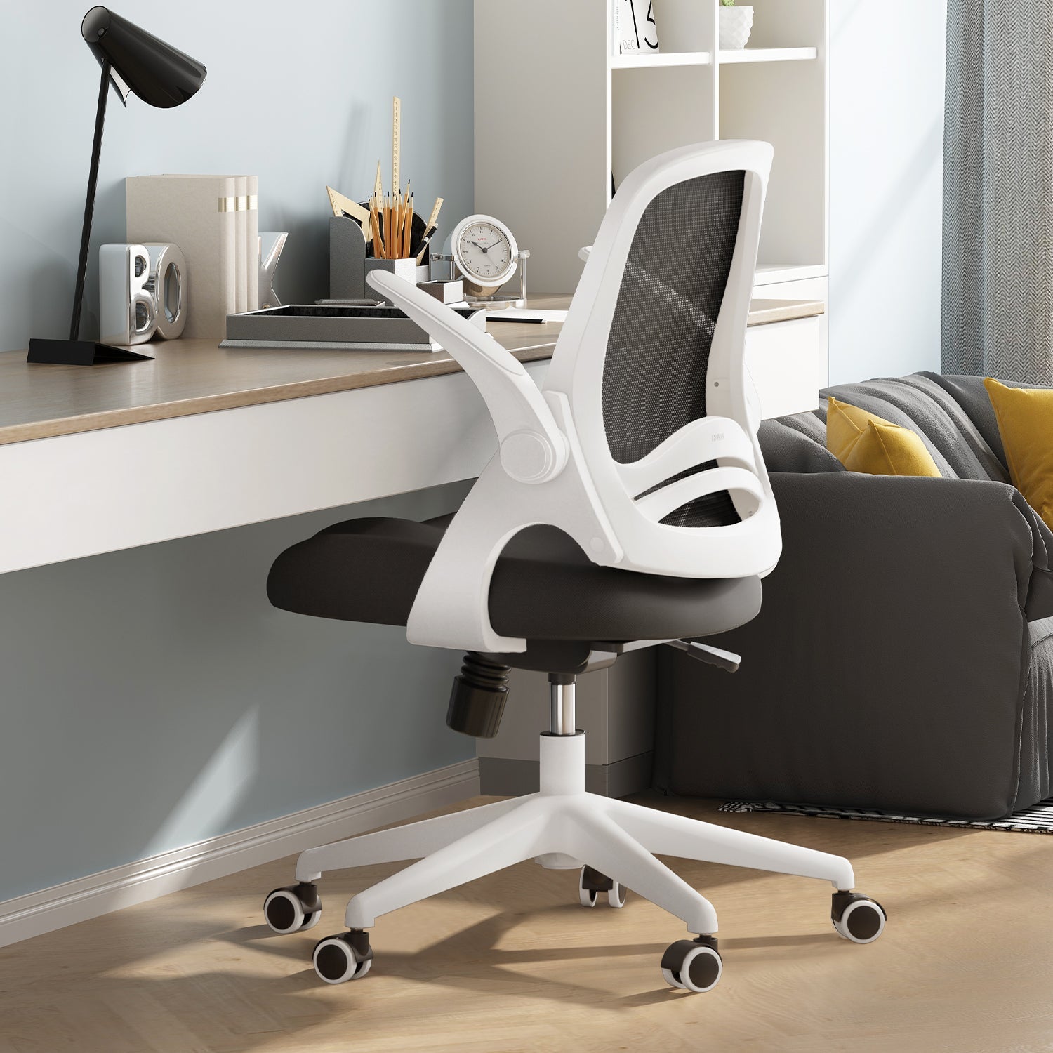 HBADA Penguin-inspired Office Chair-J1 white in room